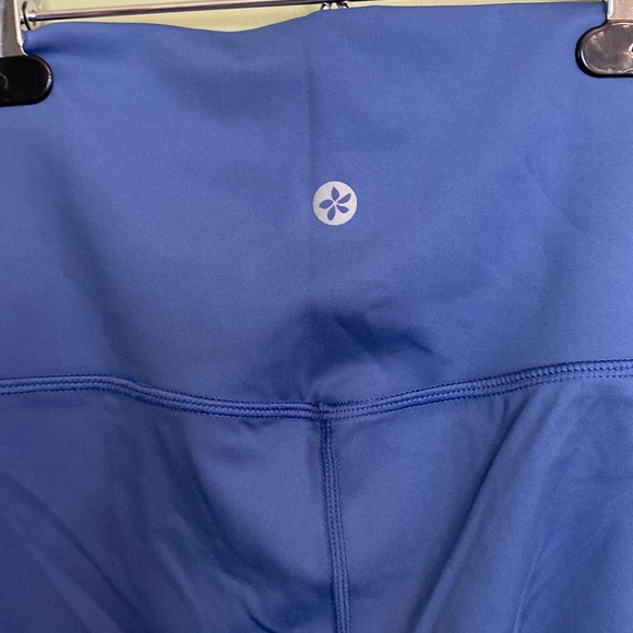 Fitness leggings. NWT - Picture 4 of 4